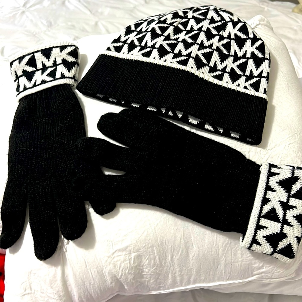 Michael Kors Logo Cold Weather Hat and Gloves set Black